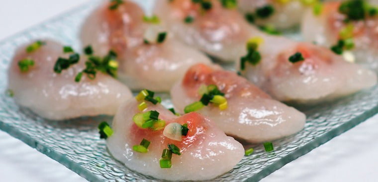 Cắt mí mắt ăn được bánh bột lọc không