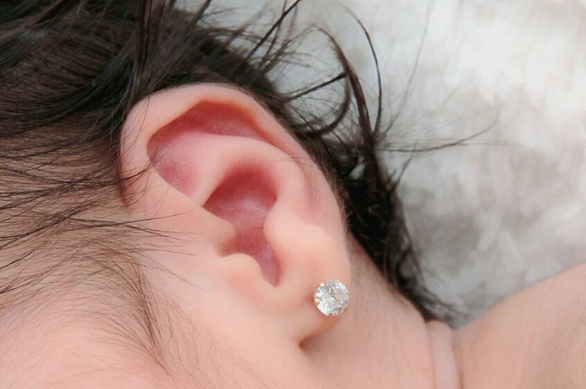 Bấm lỗ tai cho bé Quận 7