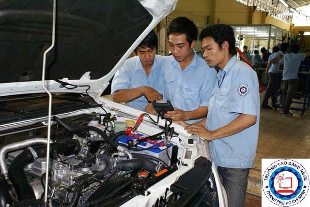 Học sửa chữa oto tphcm