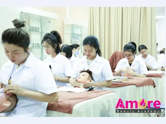 Trường dạy nghề thẩm mỹ hcm